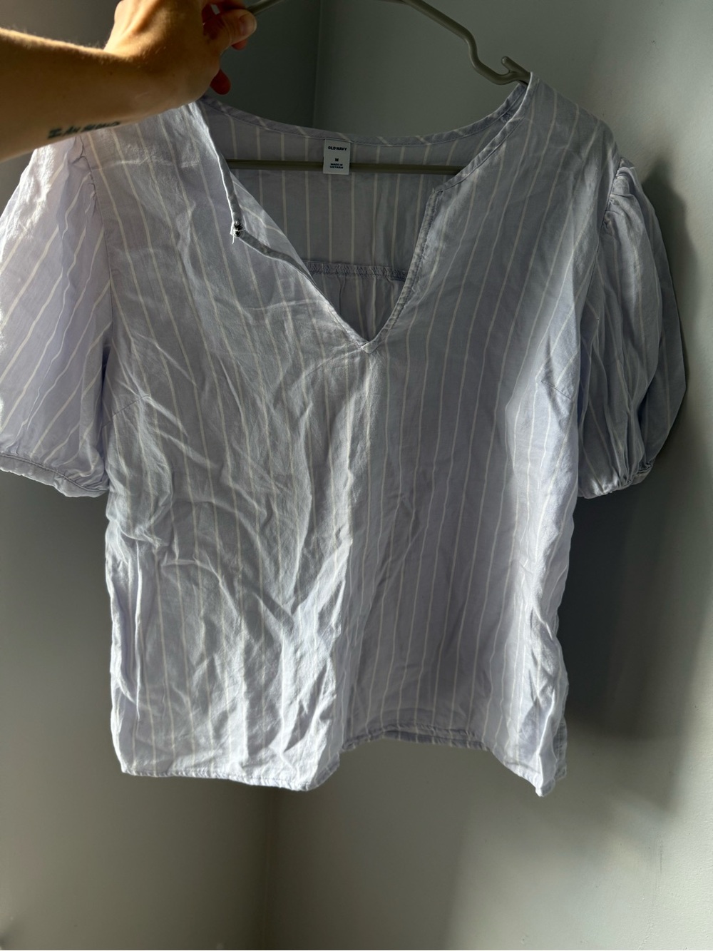 Old Navy Nautical Light Blue & White Striped V Neck Top Puffy Sleeve Size M - Picture 3 of 7